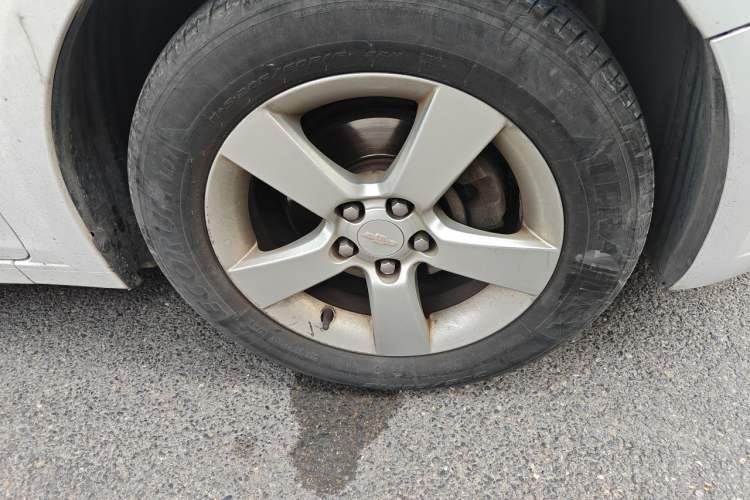 Used Chevrolet Cruze 2013 1.8L SE AT Right Front Wheel Hub