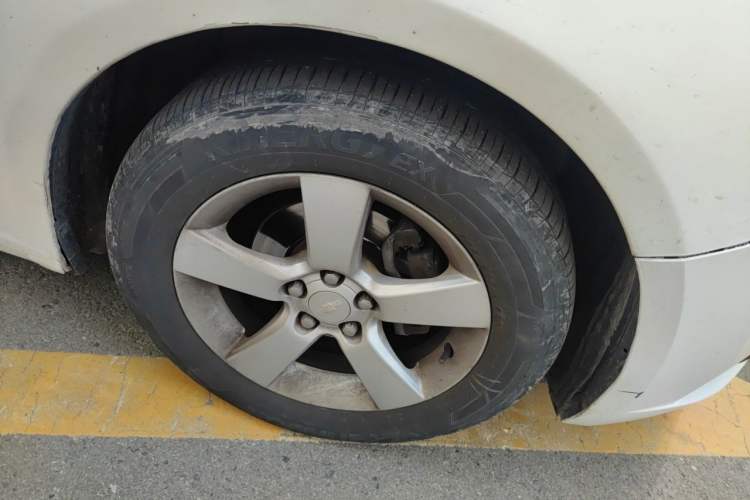 Used Chevrolet Cruze 2013 1.6L SE MT Right Front Wheel Hub