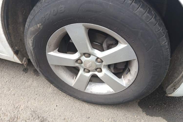 Used Chevrolet Cruze 2013 1.6L SL MT Right Front Wheel Hub