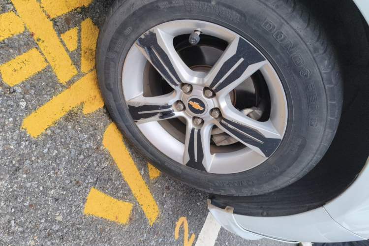 Used Chevrolet Cruze 2013 1.6L SL Grand Edition Automatic Right Front Wheel Hub