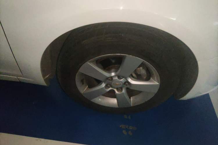 Used Chevrolet Cruze 2013 1.6L SE AT Right Front Wheel Hub