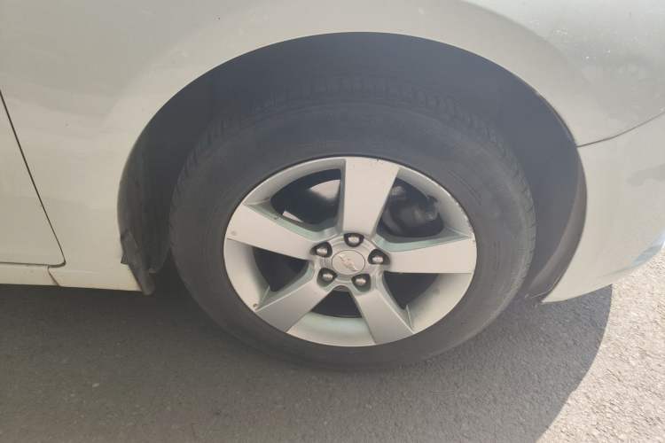 Used Chevrolet Cruze 2013 1.8L SE AT Right Front Wheel Hub