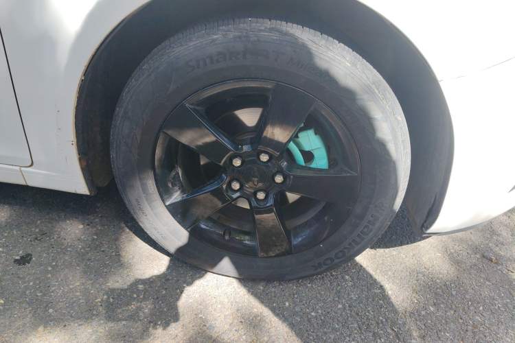 Used Chevrolet Cruze 2013 1.6L SE MT Right Front Wheel Hub