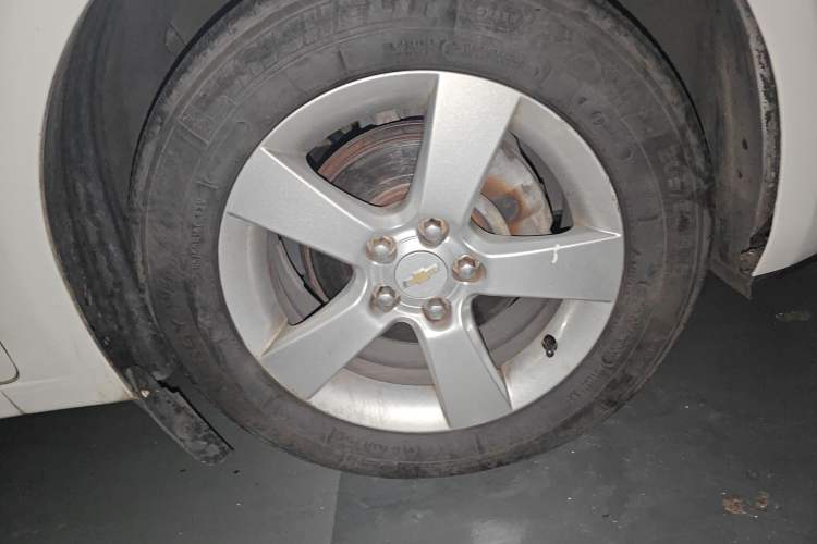 Used Chevrolet Cruze 2013 1.8L SE WTCC Edition AT Right Front Wheel Hub