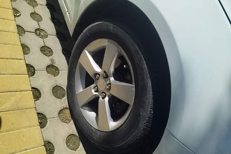 Used Chevrolet Cruze 2013 1.8L SE AT Right Front Wheel Hub