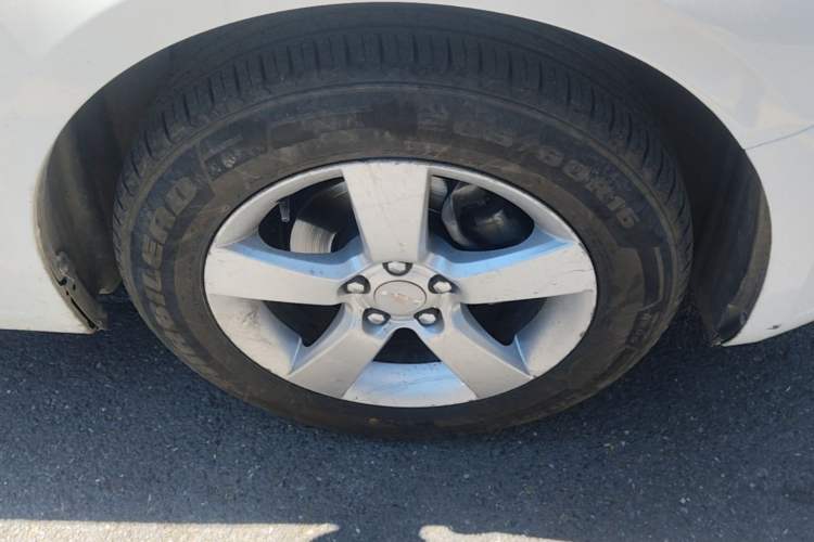 Used Chevrolet Cruze 2013 1.6L SE AT Right Front Wheel Hub