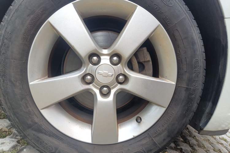 Used Chevrolet Cruze 2013 1.8L SE AT Right Front Wheel Hub