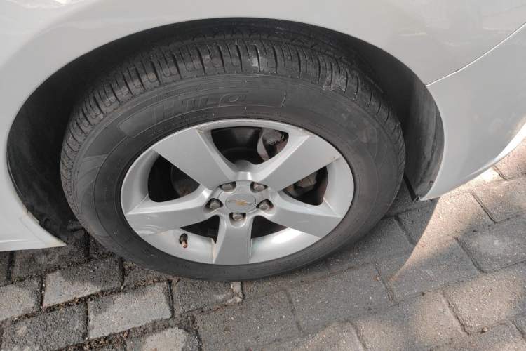 Used Chevrolet Cruze 2013 1.8L SE AT Right Front Wheel Hub