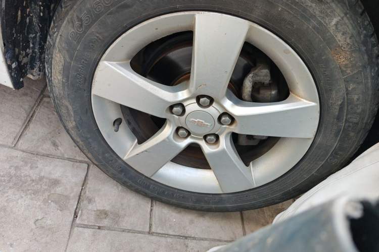 Used Chevrolet Cruze 2013 1.8L SE AT Right Front Wheel Hub