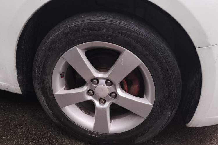 Used Chevrolet Cruze 2013 1.8L SE AT Right Front Wheel Hub