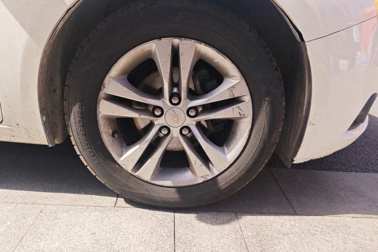 Used Chevrolet Cruze 2013 Hatchback 1.6L Automatic Luxury Model Right Front Wheel Hub