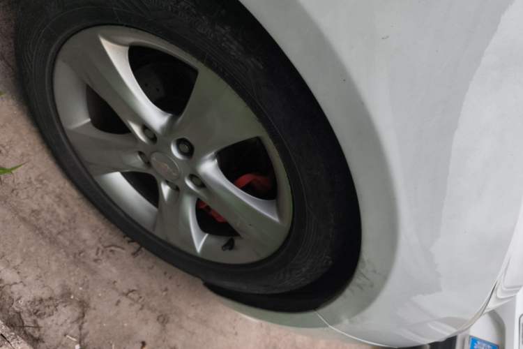 Used Chevrolet Cruze 2013 Hatchback 1.6T Automatic Flagship Model Right Front Wheel Hub