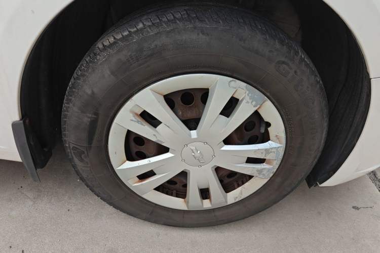 Used Chevrolet Cruze 2013 1.6L SL MT Right Front Wheel Hub