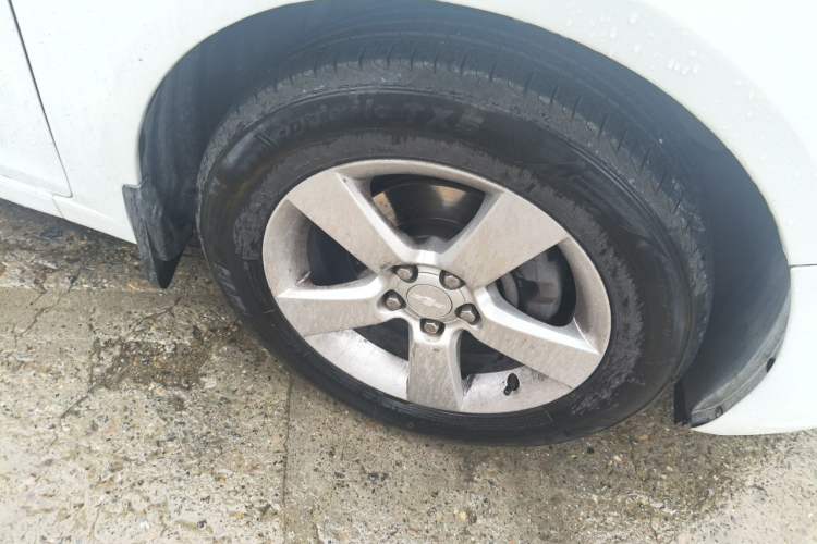 Used Chevrolet Cruze 2013 1.8L SE AT Right Front Wheel Hub