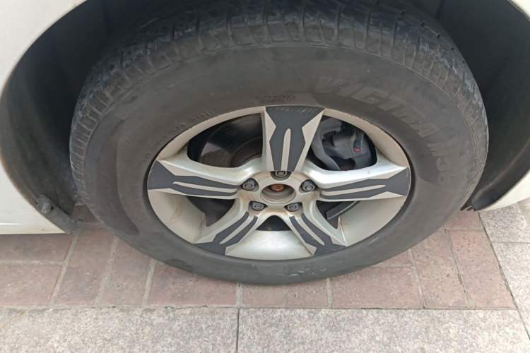 Used Chevrolet Cruze 2013 1.6L SL MT Right Front Wheel Hub