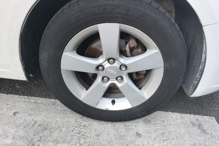 Used Chevrolet Cruze 2013 1.8L SE AT Right Front Wheel Hub