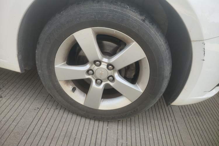 Used Chevrolet Cruze 2013 1.6L SE MT Right Front Wheel Hub