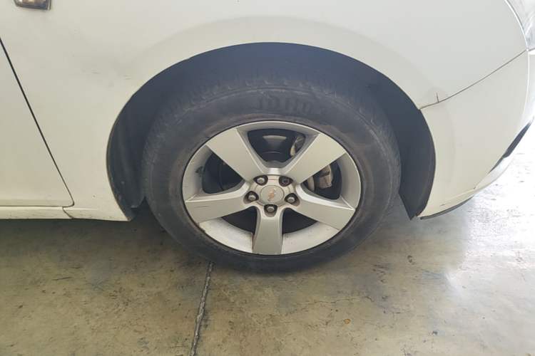 Used Chevrolet Cruze 2013 1.8L SE AT Right Front Wheel Hub