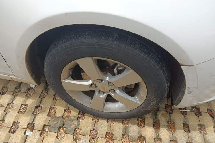 Used Chevrolet Cruze 2013 1.8L SE AT Right Front Wheel Hub