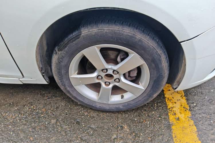 Used Chevrolet Cruze 2013 1.8L SE AT Right Front Wheel Hub