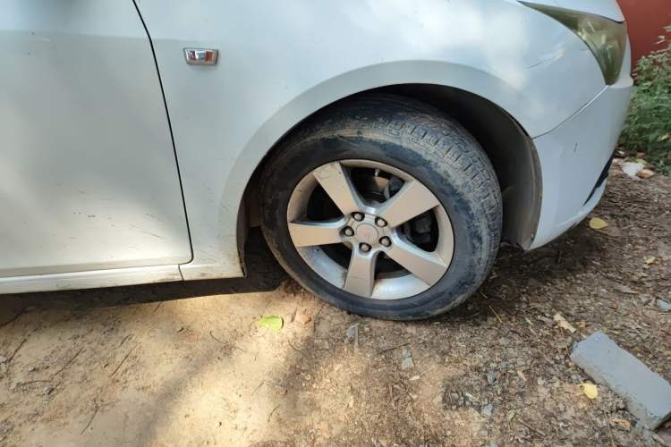 Used Chevrolet Cruze 2013 1.8L SE AT Right Front Wheel Hub