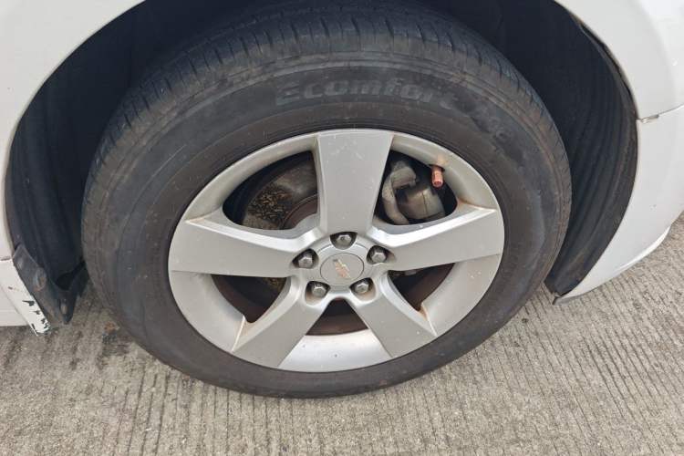 Used Chevrolet Cruze 2013 1.8L SE AT Right Front Wheel Hub