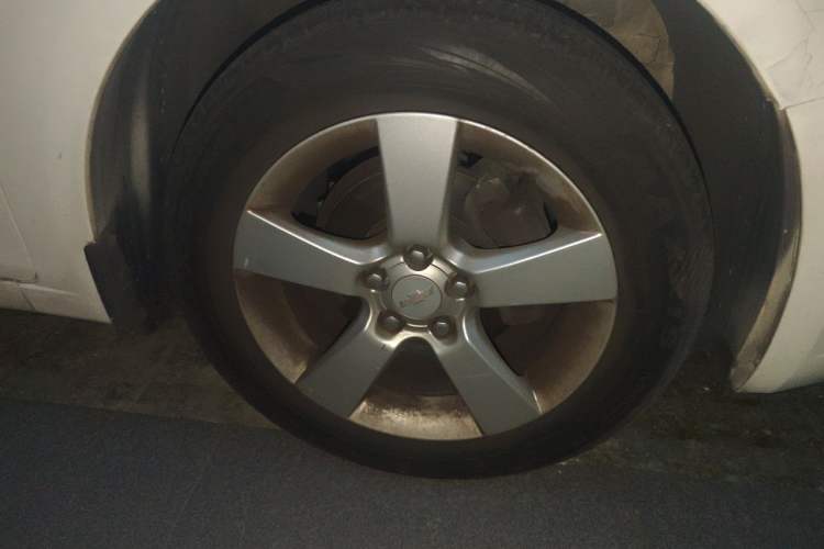 Used Chevrolet Cruze 2013 Hatchback 1.6L Automatic Luxury Model Right Front Wheel Hub