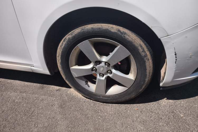 Used Chevrolet Cruze 2013 1.6L SE AT Right Front Wheel Hub