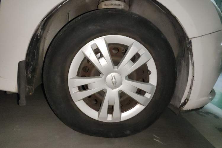 Used Chevrolet Cruze 2013 1.6L SL MT Right Front Wheel Hub
