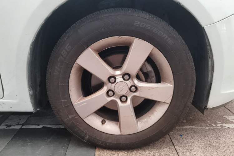 Used Chevrolet Cruze 2013 1.8L SE AT Right Front Wheel Hub