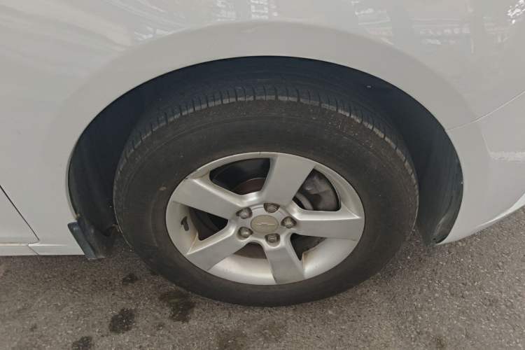 Used Chevrolet Cruze 2013 1.6L SL Grand Edition Automatic Right Front Wheel Hub