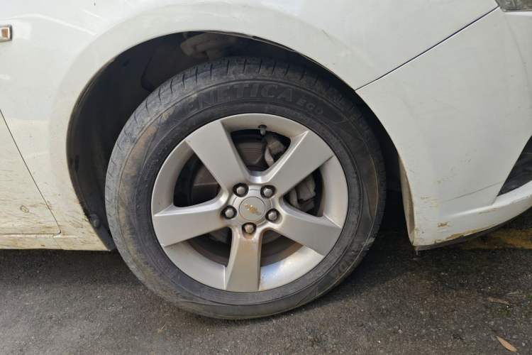 Used Chevrolet Cruze 2013 1.8L SE AT Right Front Wheel Hub