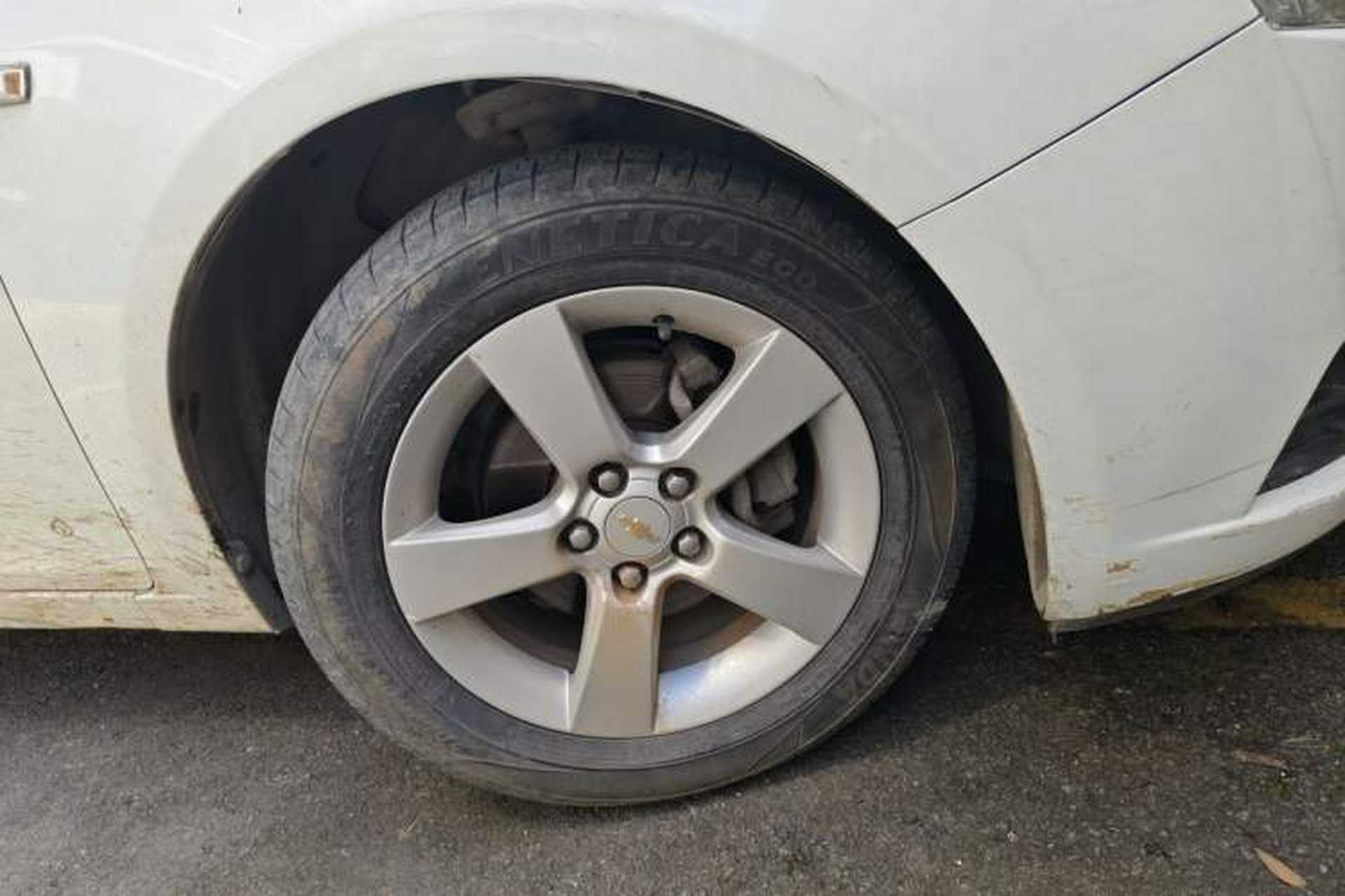 Used Chevrolet Cruze 2013 1.8L SE AT Right Front Wheel Hub