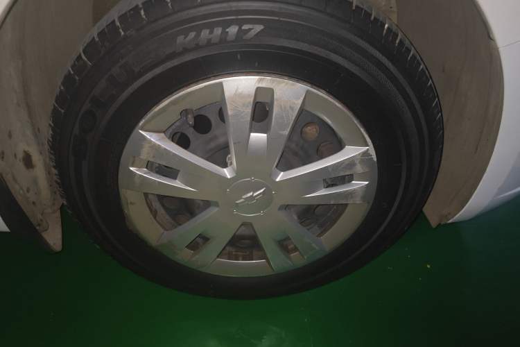 Used Chevrolet Cruze 2013 1.6L SL MT Right Front Wheel Hub