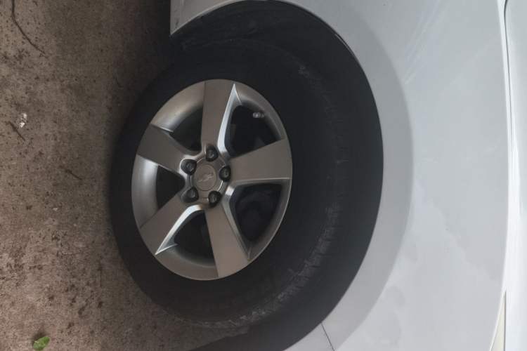 Used Chevrolet Cruze 2013 1.6L SL Grand Edition Automatic Right Front Wheel Hub