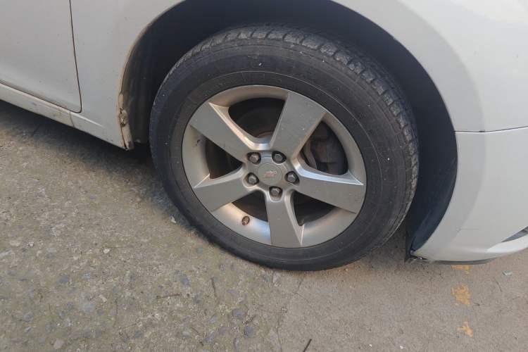 Used Chevrolet Cruze 2013 1.8L SE AT Right Front Wheel Hub