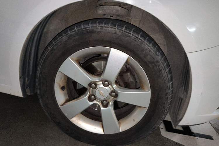 Used Chevrolet Cruze 2013 1.8L SE AT Right Front Wheel Hub