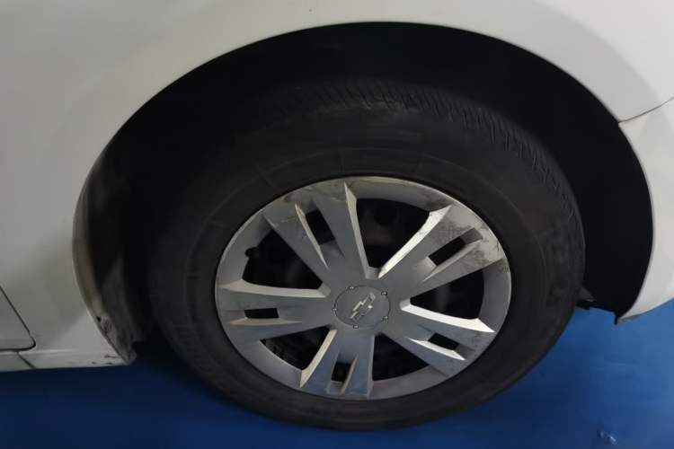 Used Chevrolet Cruze 2013 1.6L SL Grand Edition Automatic Right Front Wheel Hub