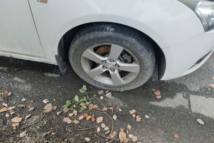 Used Chevrolet Cruze 2013 1.6L SE AT Right Front Wheel Hub