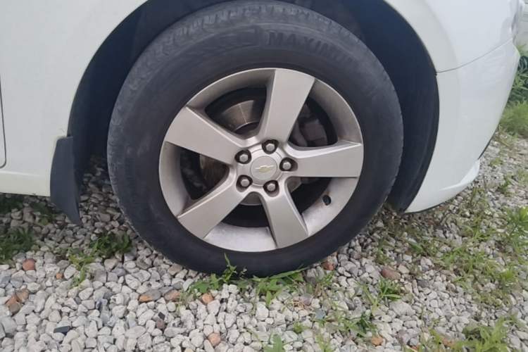 Used Chevrolet Cruze 2013 1.8L SE AT Right Front Wheel Hub