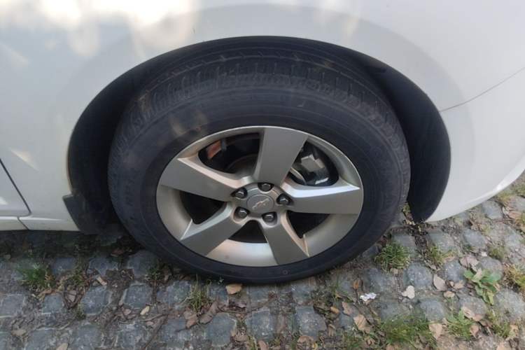 Used Chevrolet Cruze 2013 1.8L SE AT Right Front Wheel Hub