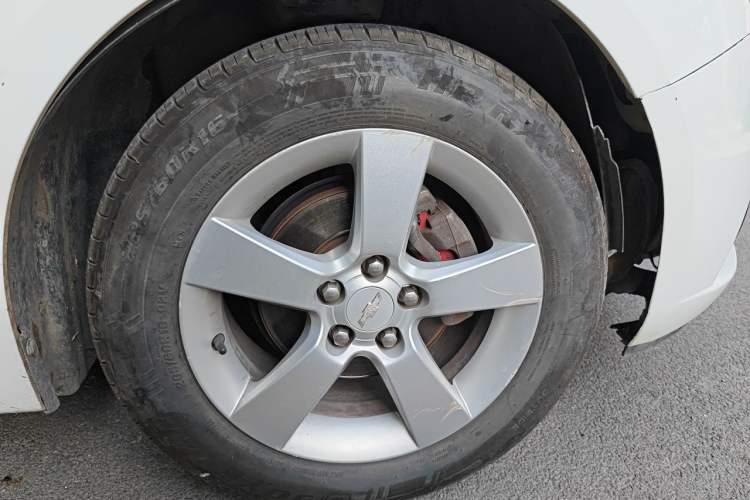 Used Chevrolet Cruze 2013 1.8L SE AT Right Front Wheel Hub