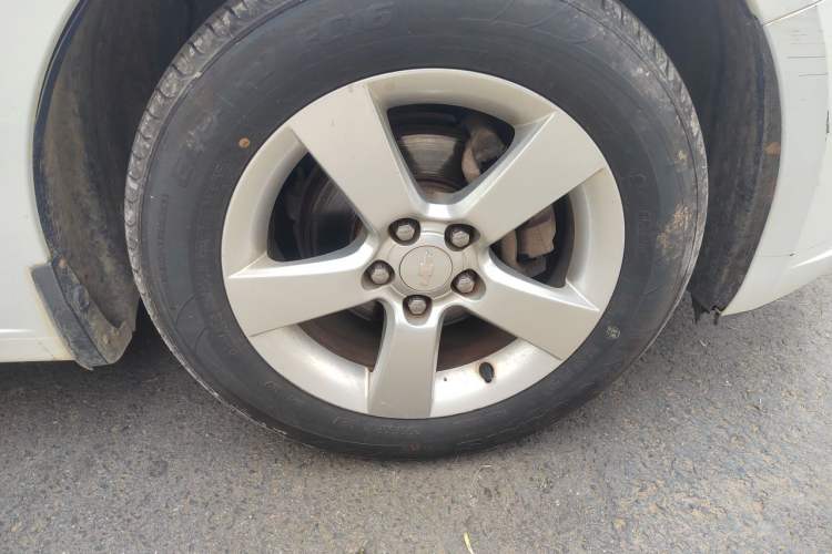 Used Chevrolet Cruze 2013 1.8L SE AT Right Front Wheel Hub