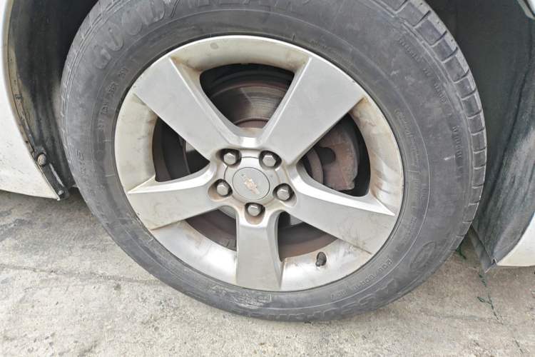 Used Chevrolet Cruze 2013 1.6L SE MT Right Front Wheel Hub