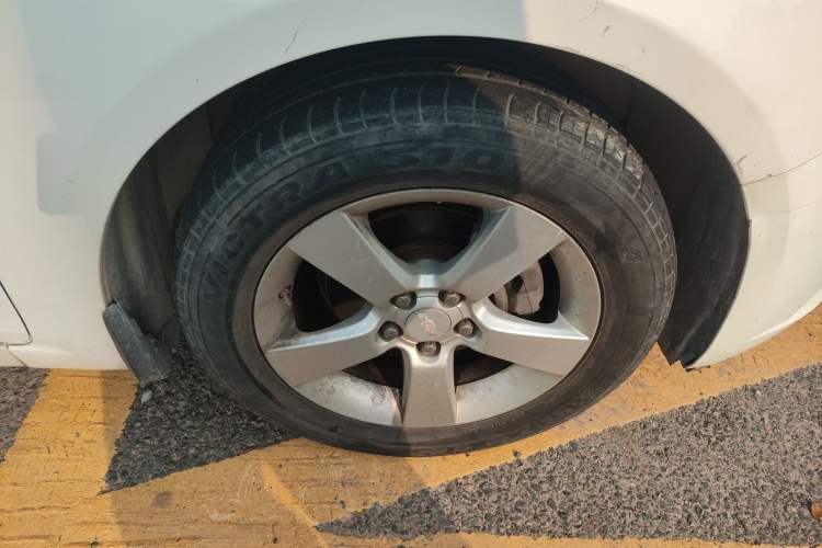 Used Chevrolet Cruze 2013 1.8L SE WTCC Edition AT Right Front Wheel Hub