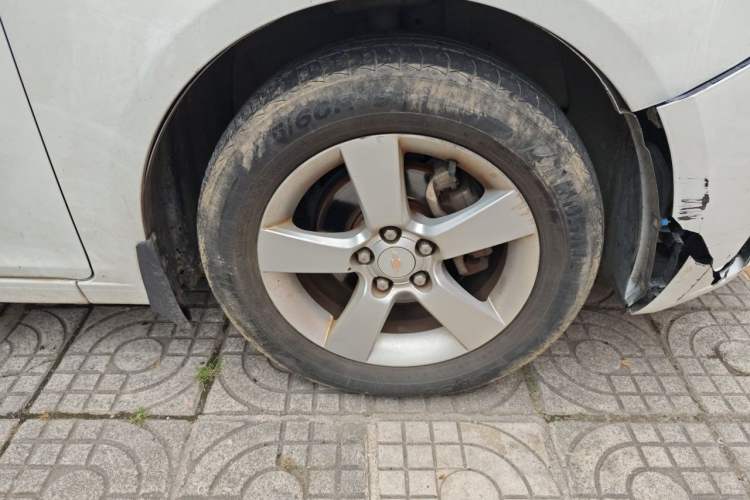 Used Chevrolet Cruze 2013 1.8L SE AT Right Front Wheel Hub