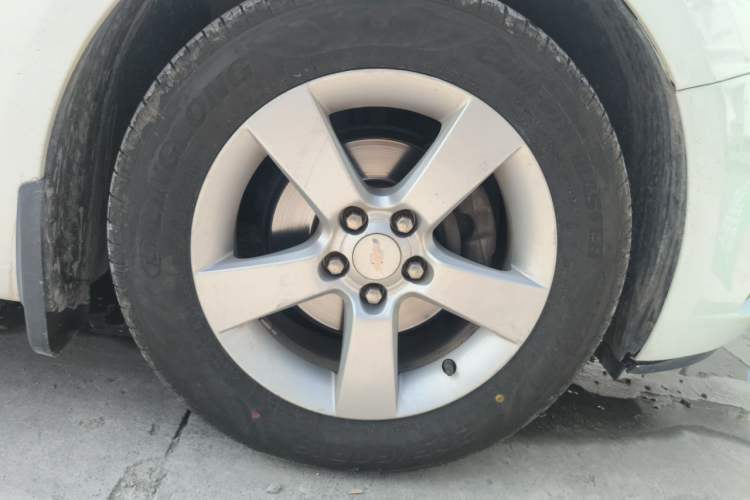 Used Chevrolet Cruze 2013 1.8L SE AT Right Front Wheel Hub