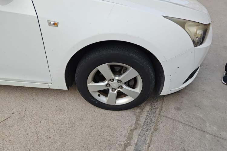 Used Chevrolet Cruze 2013 1.8L SE AT Right Front Wheel Hub