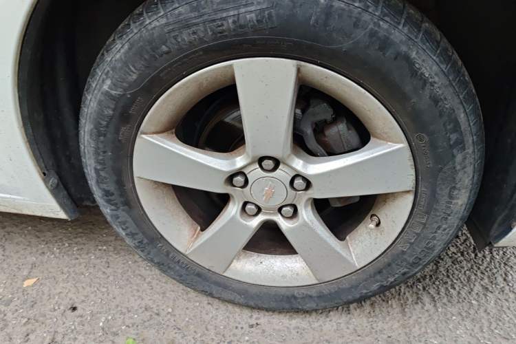 Used Chevrolet Cruze 2013 1.8L SE AT Right Front Wheel Hub
