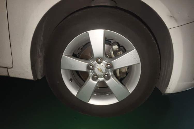Used Chevrolet Cruze 2013 1.8L SE AT Right Front Wheel Hub
